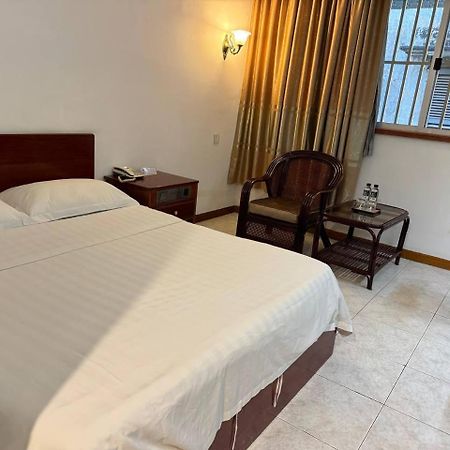 Chung Hsin Hotel 中信酒店 Phnom Penh Zewnętrze zdjęcie