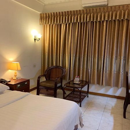 Chung Hsin Hotel 中信酒店 Phnom Penh Zewnętrze zdjęcie